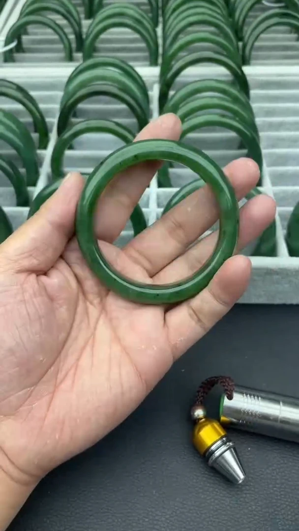 未镶嵌手镯和田玉（碧玉）67-60