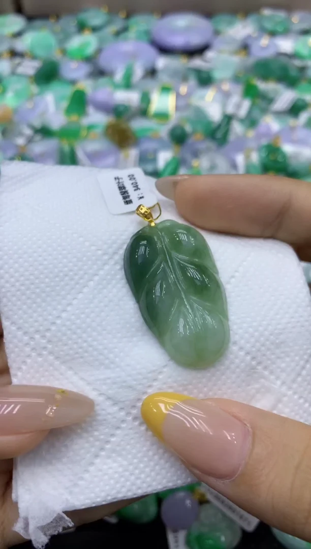 颈饰未镶嵌翡翠天然缅甸翡翠A货