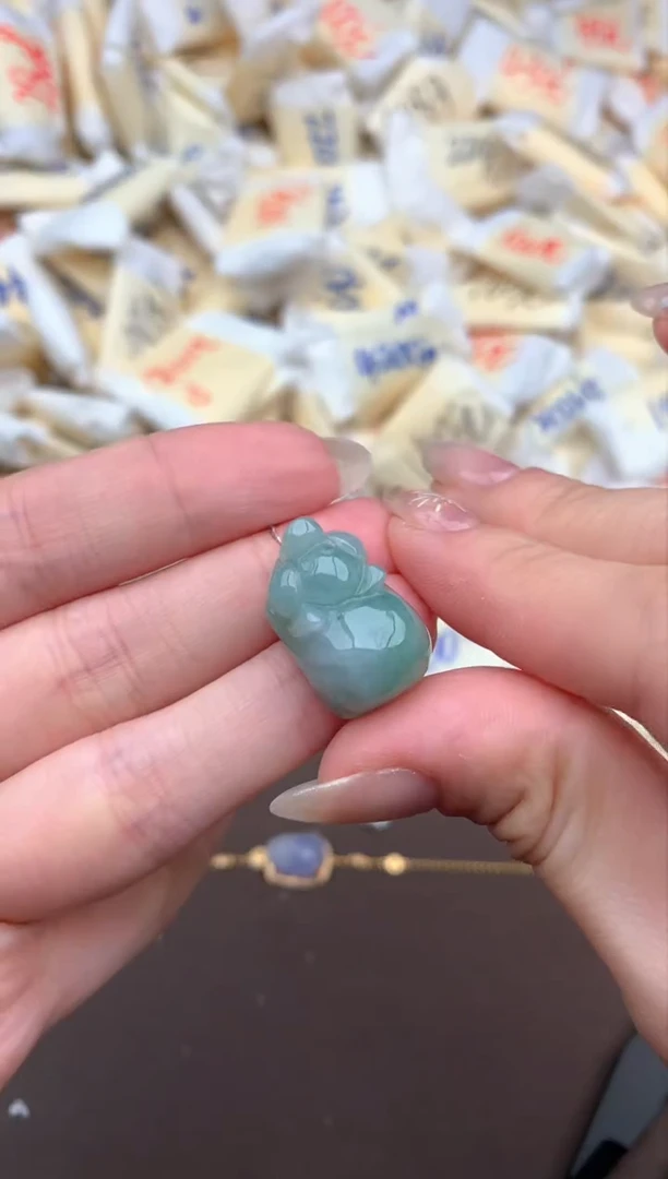 【闪购商品】翡翠挂件未镶嵌一
