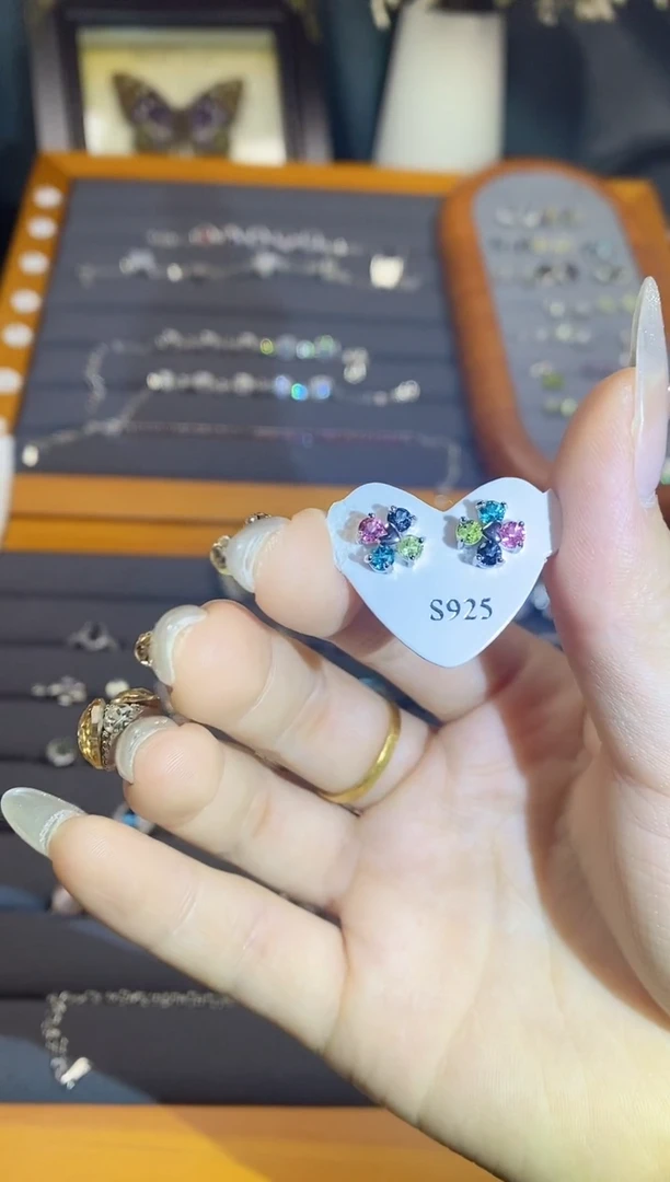 【闪购商品】水晶手链银S925镶嵌A138