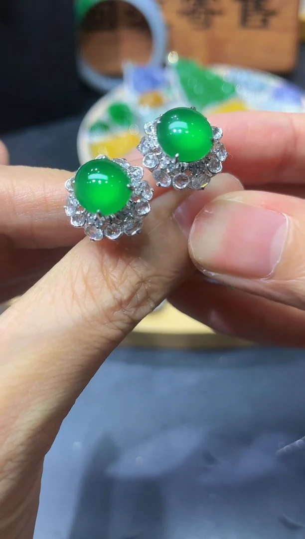 18K金镶嵌定制翡翠团购