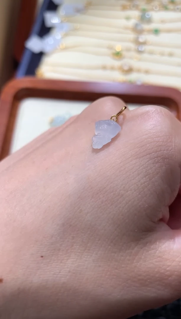 颈饰18K金镶嵌翡翠翡翠