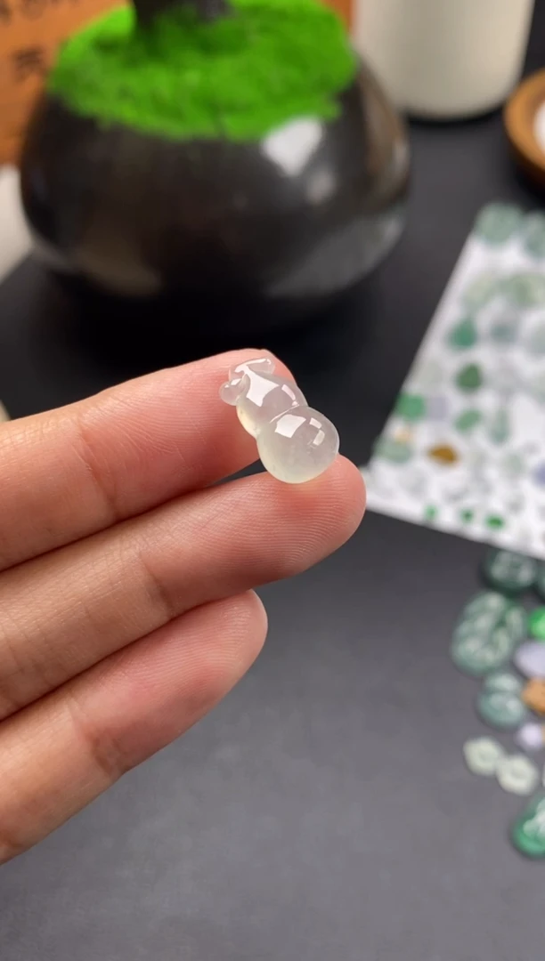 颈饰未镶嵌翡翠翡翠冰种葫芦