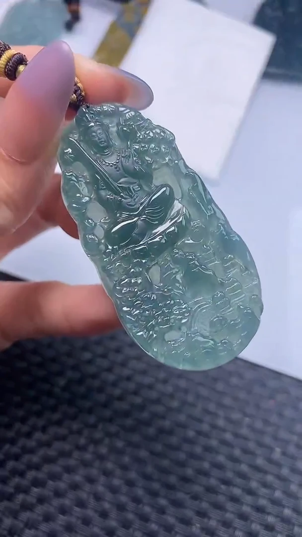 颈饰未镶嵌翡翠
