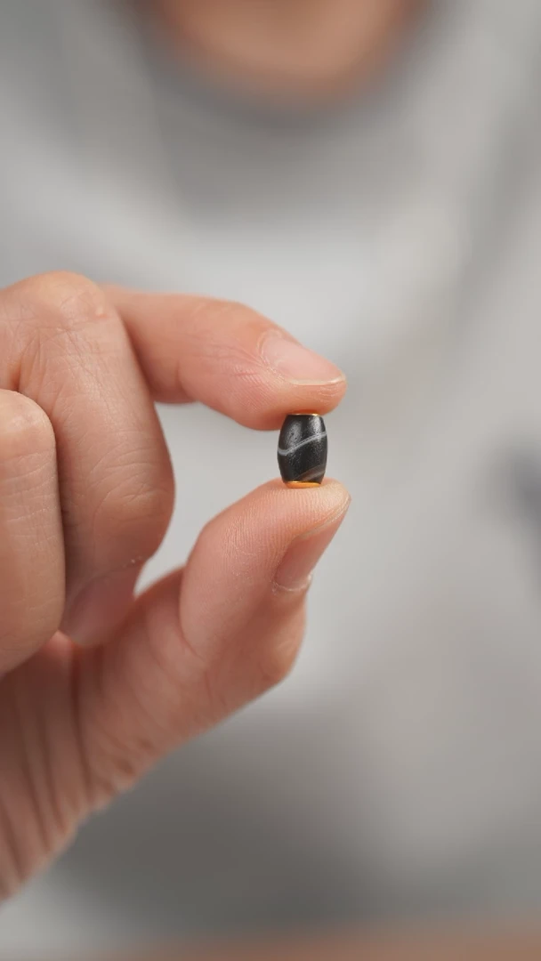 玛瑙/玉髓配珠未镶嵌黑白珠