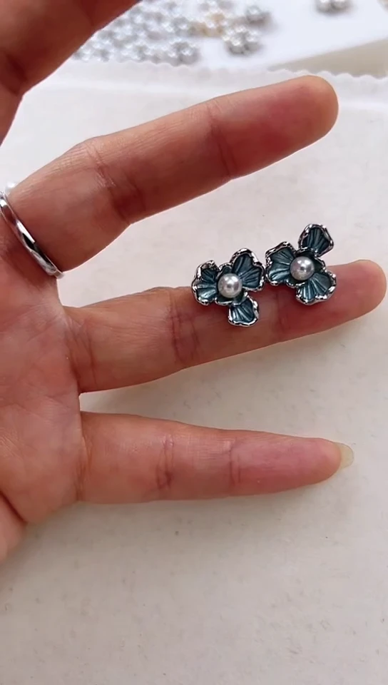 【闪购商品】淡水珍珠耳饰未镶嵌银色三叶