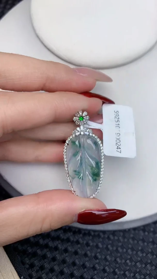 颈饰18K金镶嵌翡翠天然缅甸翡翠a货百元以上9元证书费自理