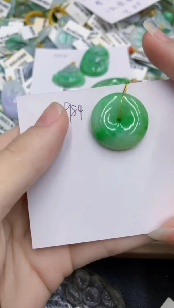 颈饰未镶嵌翡翠 翡翠