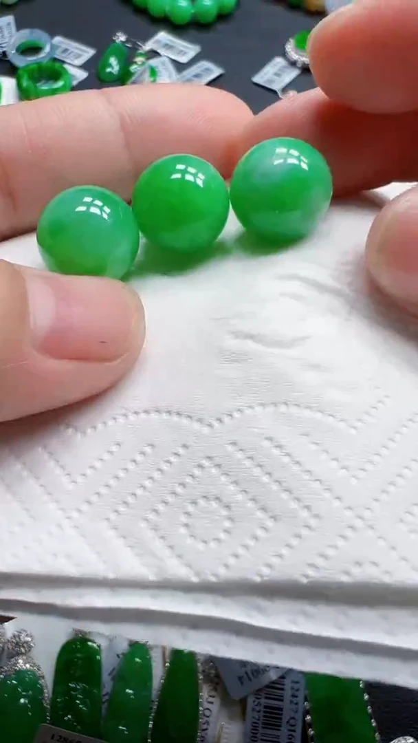 颈饰未镶嵌翡翠多样性发货发1