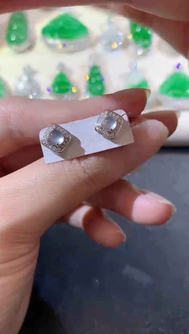18K金镶嵌翡翠耳饰A48