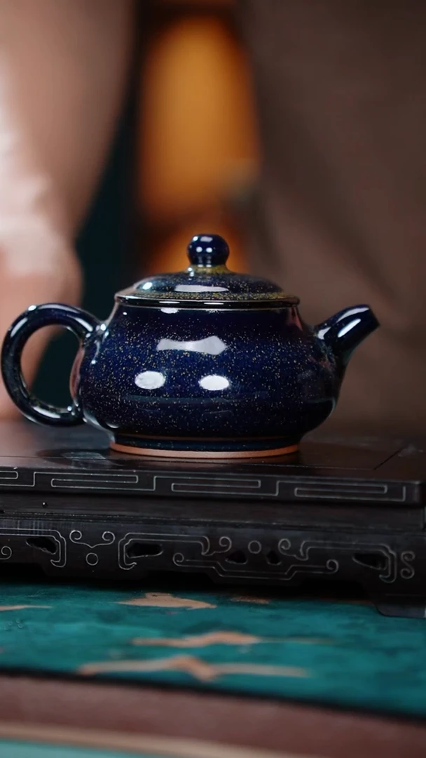 99-10仿古壶（晋艳红）