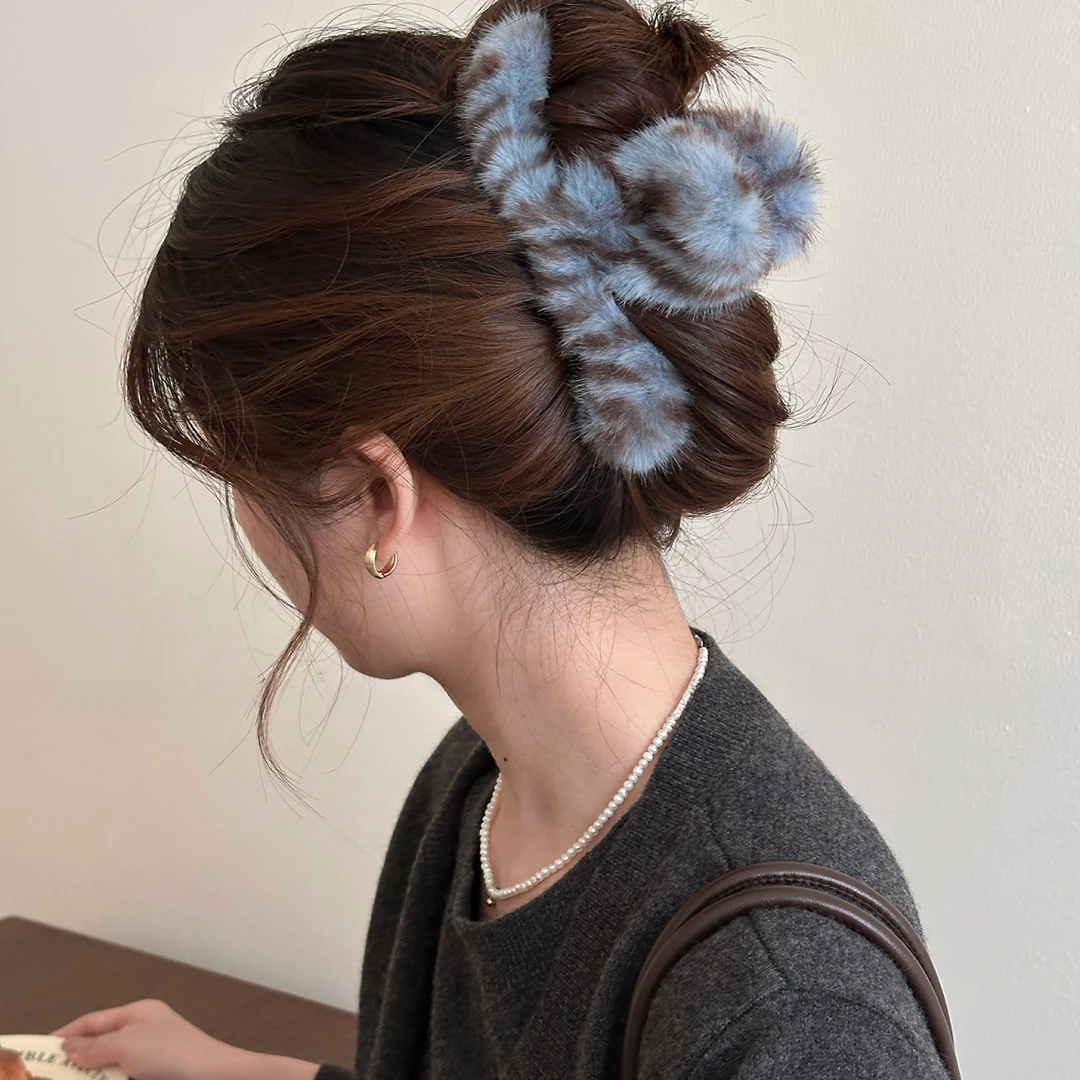 时髦豹纹~毛绒头发抓夹女秋冬高级感鲨鱼夹大号后脑勺盘发夹发饰