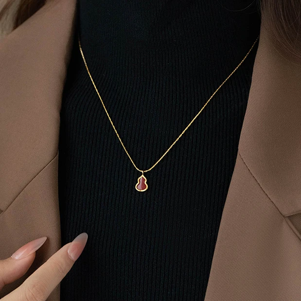 简约高级感酒红葫芦吊坠项链女锁骨链时尚毛衣链