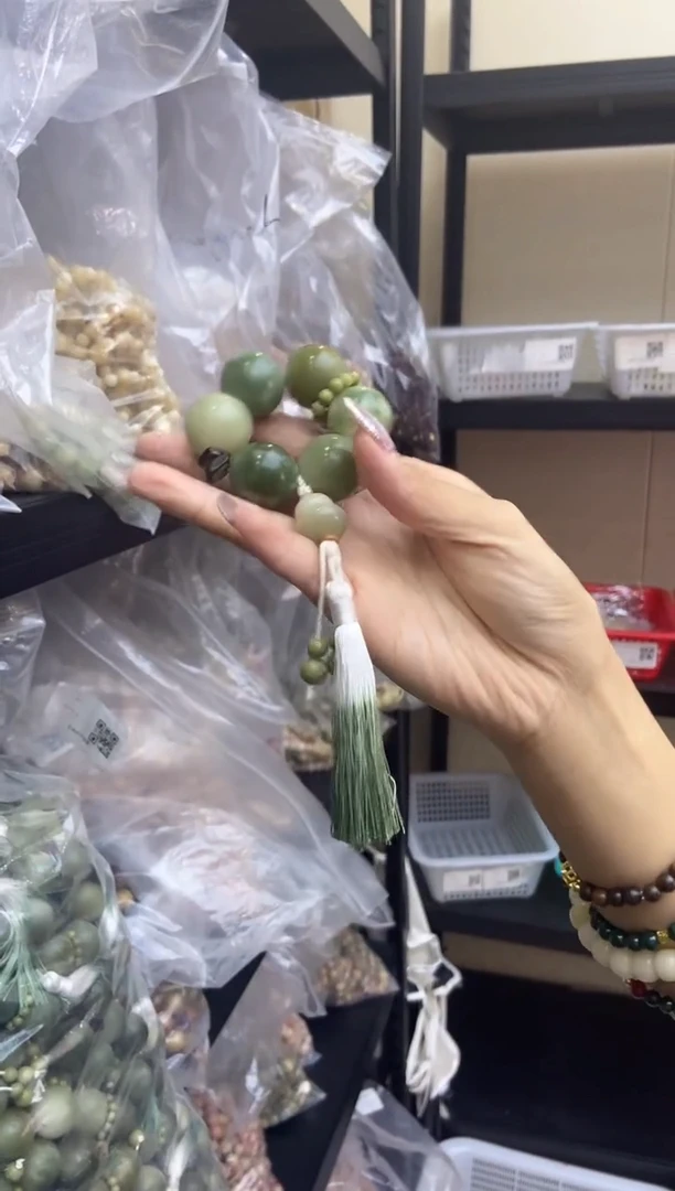 手串菩提根/象牙果绿飘花汤圆葫芦手捻 D-025-2