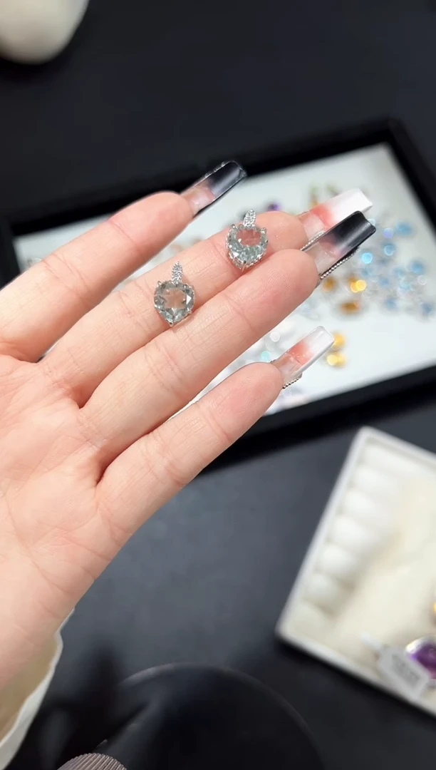 吊坠(不含链)银S925镶嵌水晶88g多样性发其一【1个】