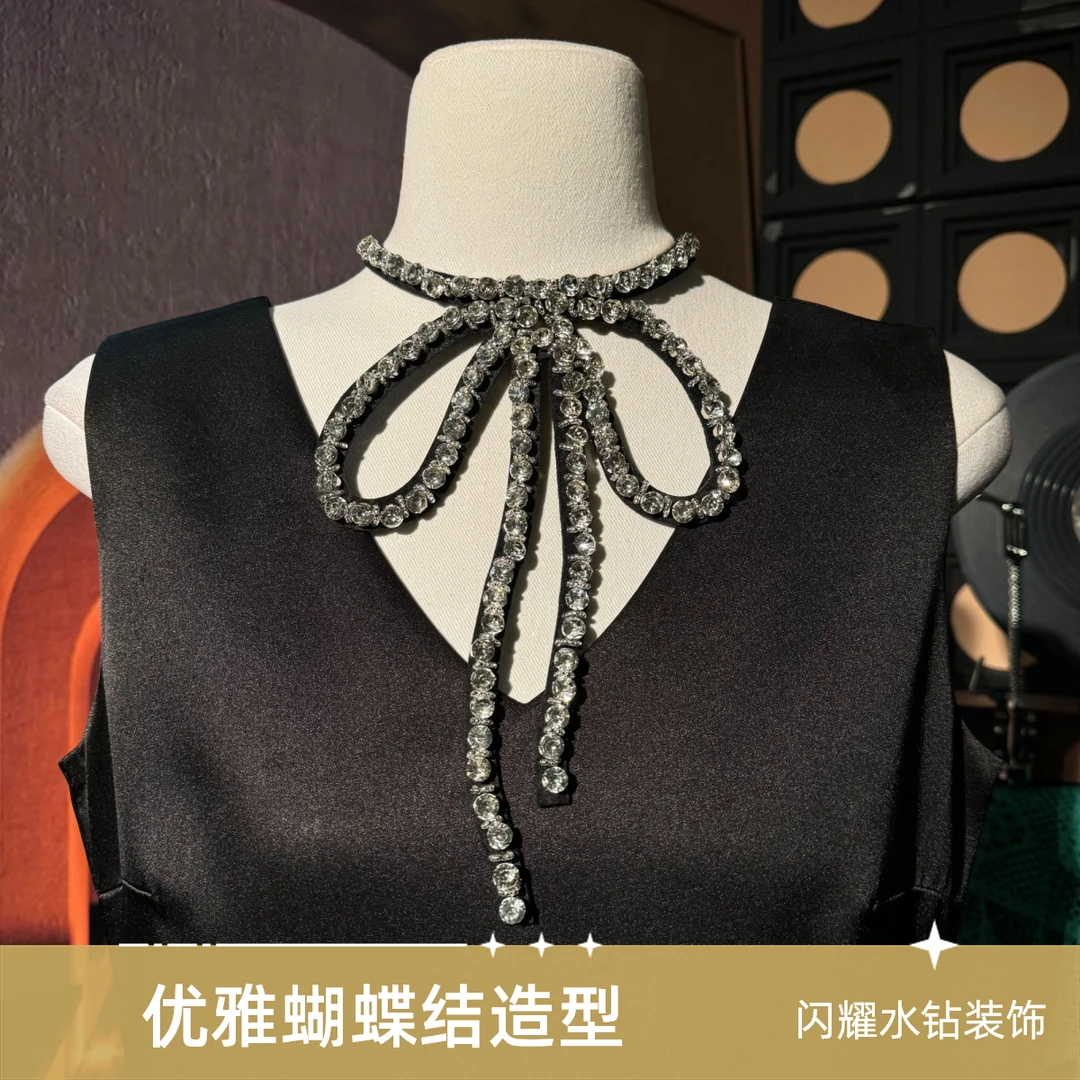 简约立体水钻镂空蝴蝶结假领子AZ703