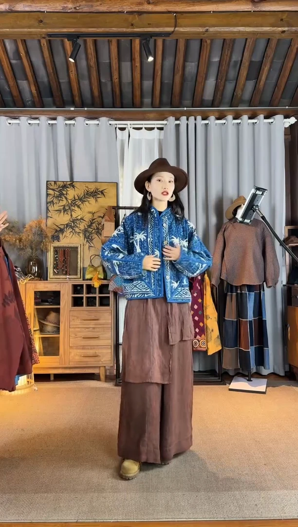 c****弃设计师款蓝白刺子绣双面外套