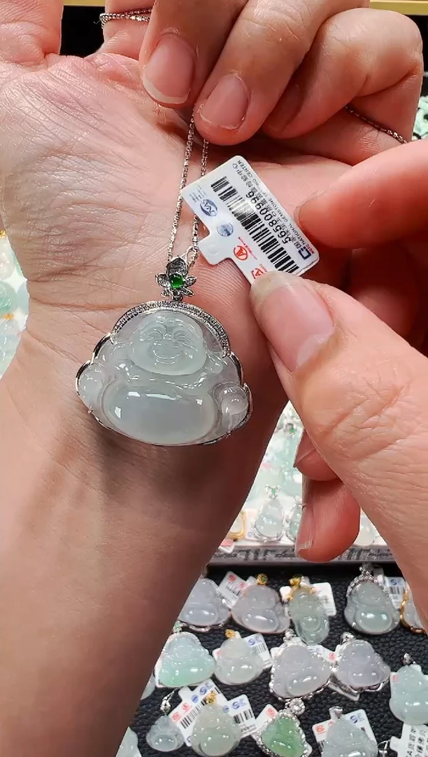 【闪购商品】翡翠吊坠(不含链)18K金镶嵌佛公吊坠996