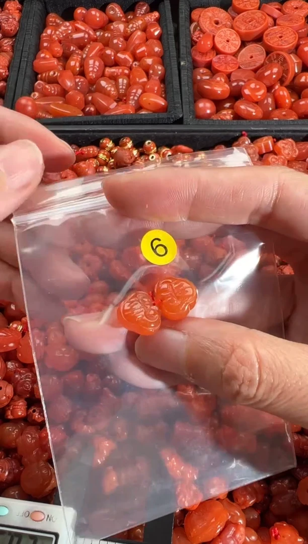 【闪购商品】南红玛瑙颈饰未镶嵌1