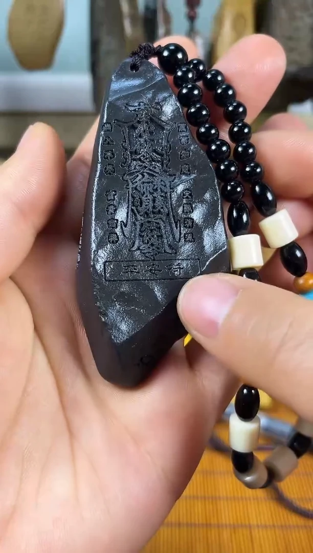 原石雕刻手把件  默认打孔穿绳80