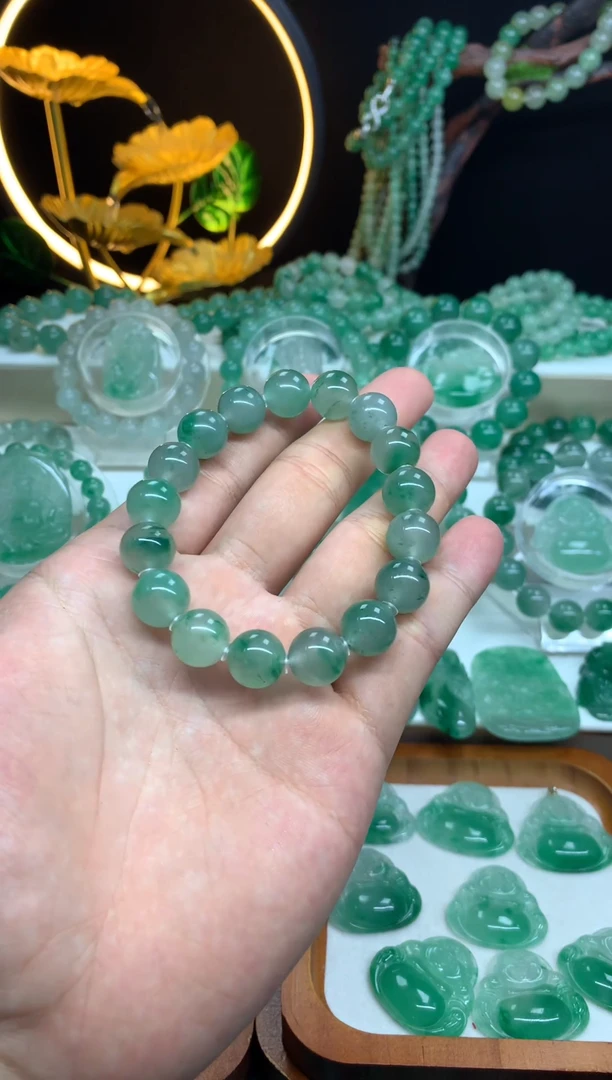 石英质玉（非洲翠）手串未镶嵌卡12手串