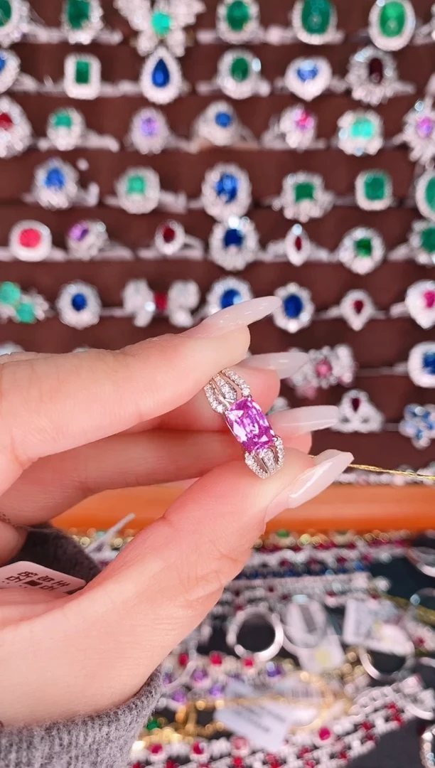 【闪购商品】彩色蓝宝石18K金戒指18K金镶嵌1.51克拉