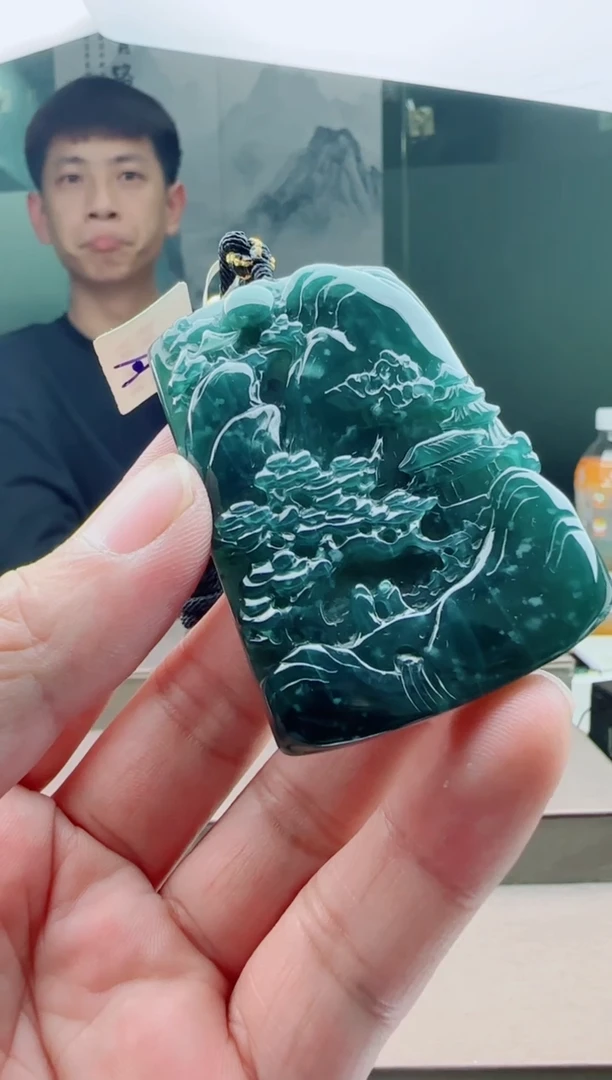 【闪购商品】翡翠颈饰未镶嵌11111111111