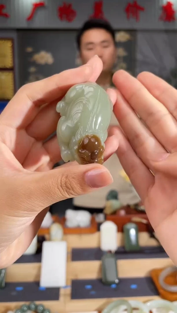 和田玉未镶嵌颈饰1