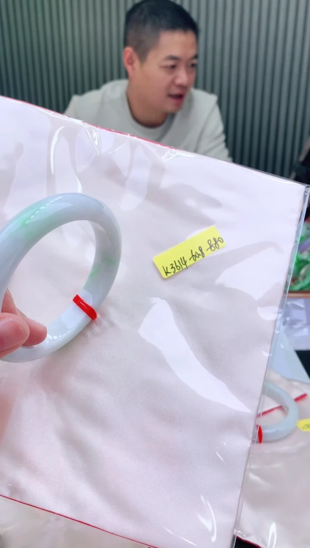 未镶嵌手镯翡翠60+