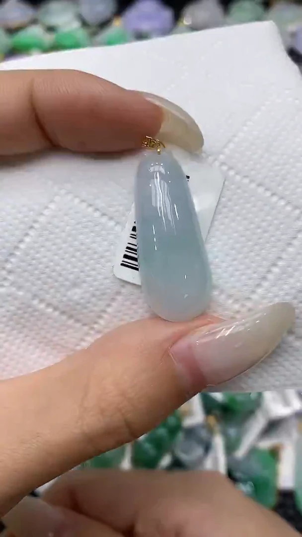 颈饰18K金镶嵌翡翠11111111111