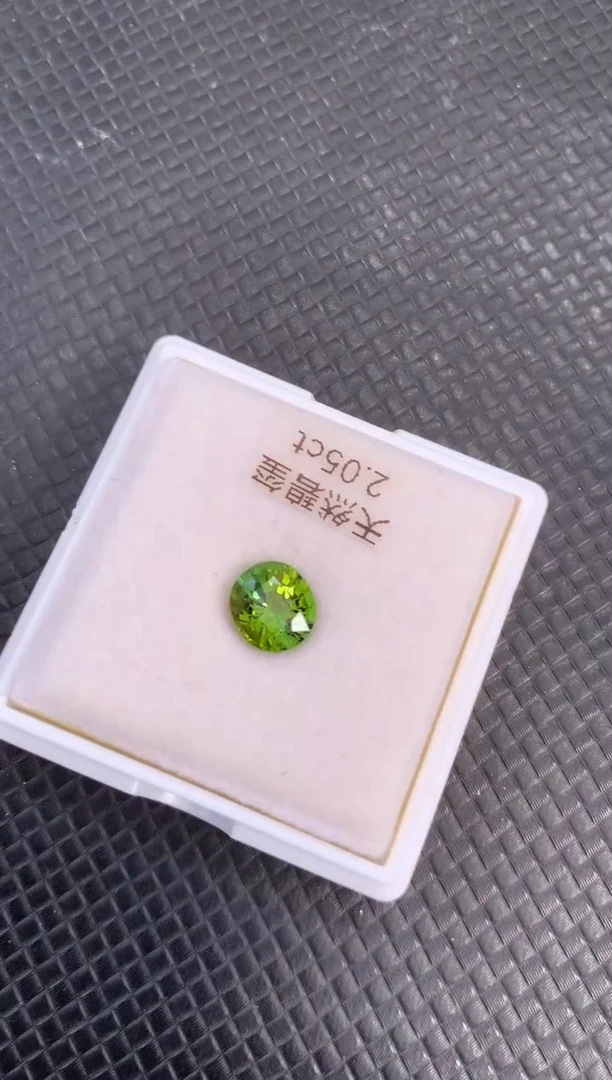 未镶嵌裸石碧玺天然绿色碧玺