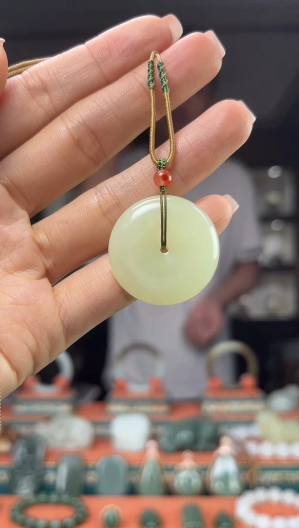 和田玉未镶嵌颈饰佩佩30mm左右