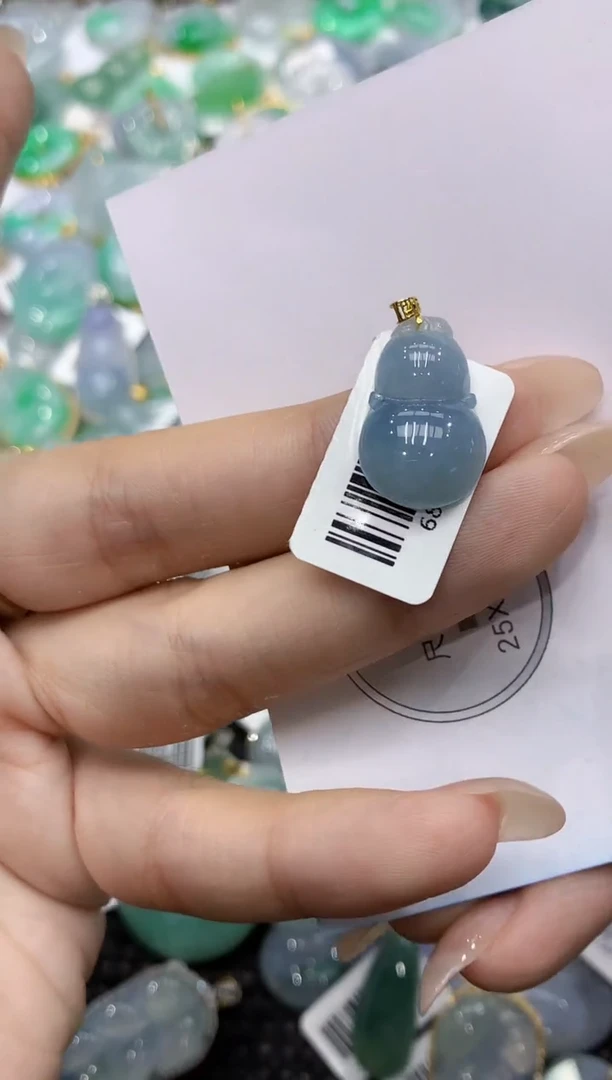 颈饰18K金镶嵌翡翠111111111111