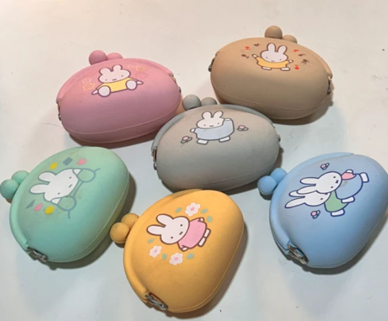 零钱包耳机包颜色随机