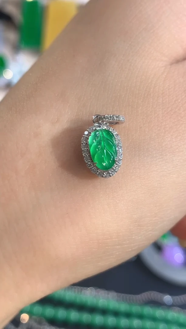 吊坠(不含链)18K金镶嵌翡翠A57