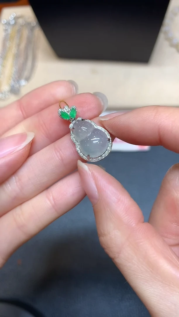 【闪购商品】翡翠颈饰18K金镶嵌【无鉴赏期