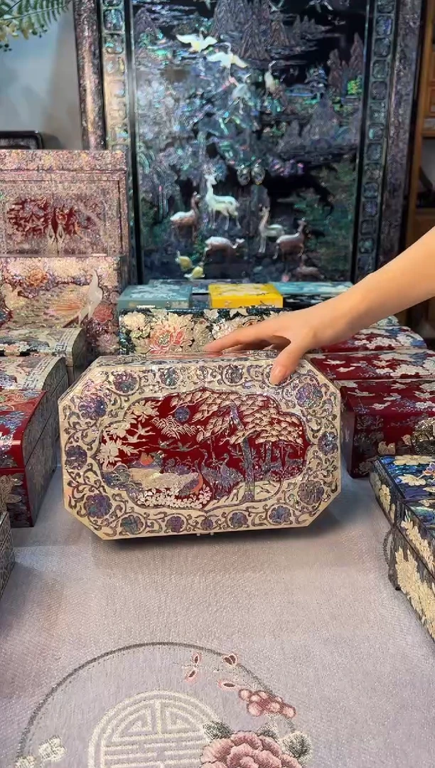 绒布底··弘贝雅螺钿漆器文化馆