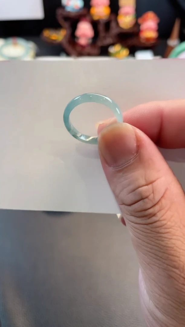 翡翠手镯未镶嵌48有纹裂1718