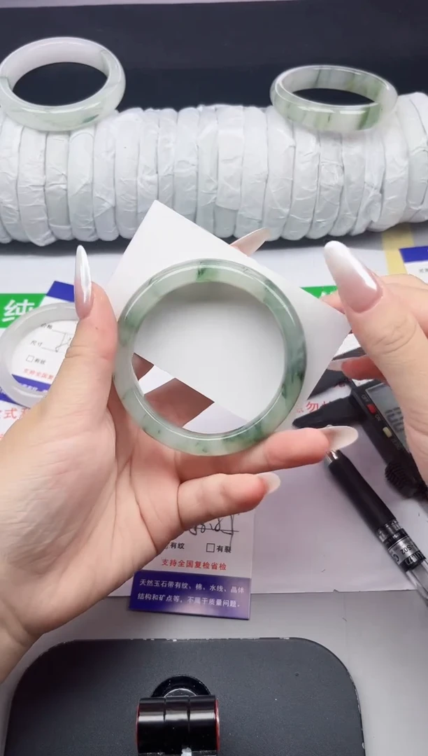 石英质玉手镯未镶嵌58-56/57