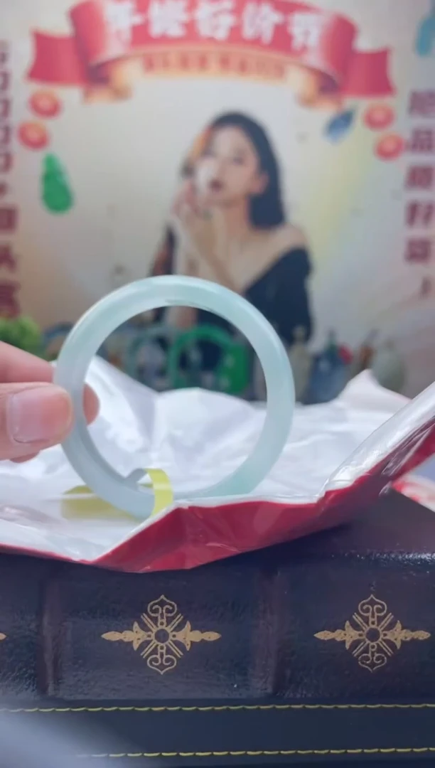 【闪购商品】翡翠手镯未镶嵌手镯23