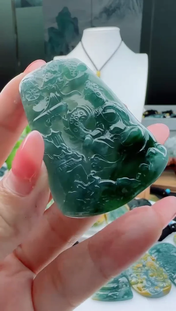 【闪购商品】翡翠颈饰未镶嵌多样性随机一件发货