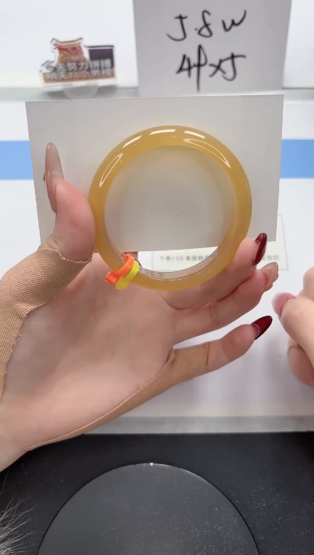 【闪购商品】石英质玉手镯未镶嵌A129-53.8