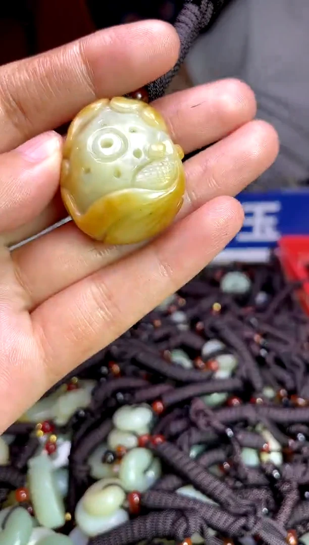 未镶嵌和田玉挂件1