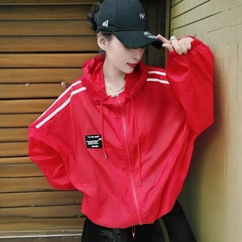 防晒夏季连帽休闲风常规女短外套宽松时尚长袖运动百搭女装