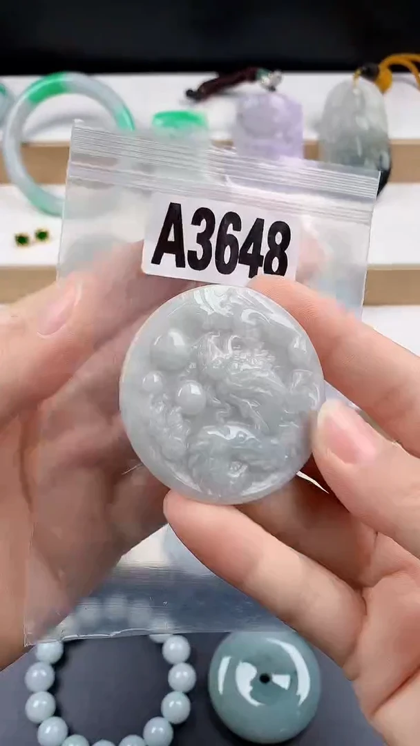 颈饰未镶嵌翡翠天然翡翠吊坠挂件