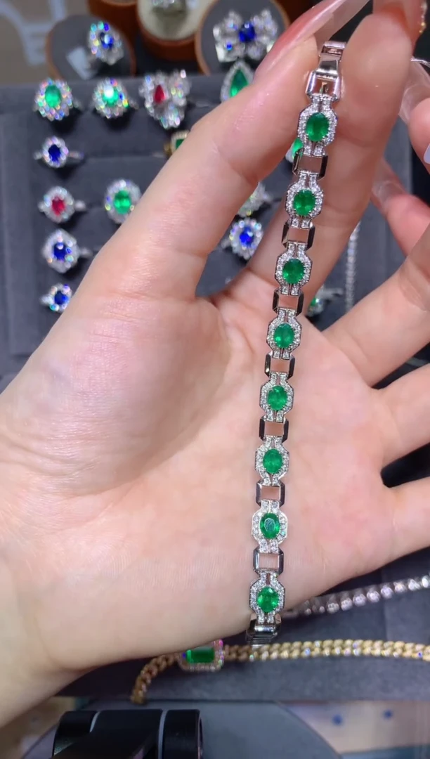 18K金镶嵌手链祖母绿3.2CT