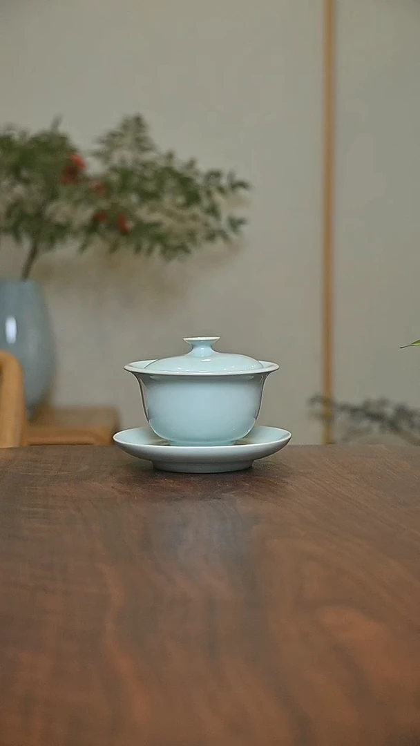 元宝盖碗 天青 微瑕 朱法喜款