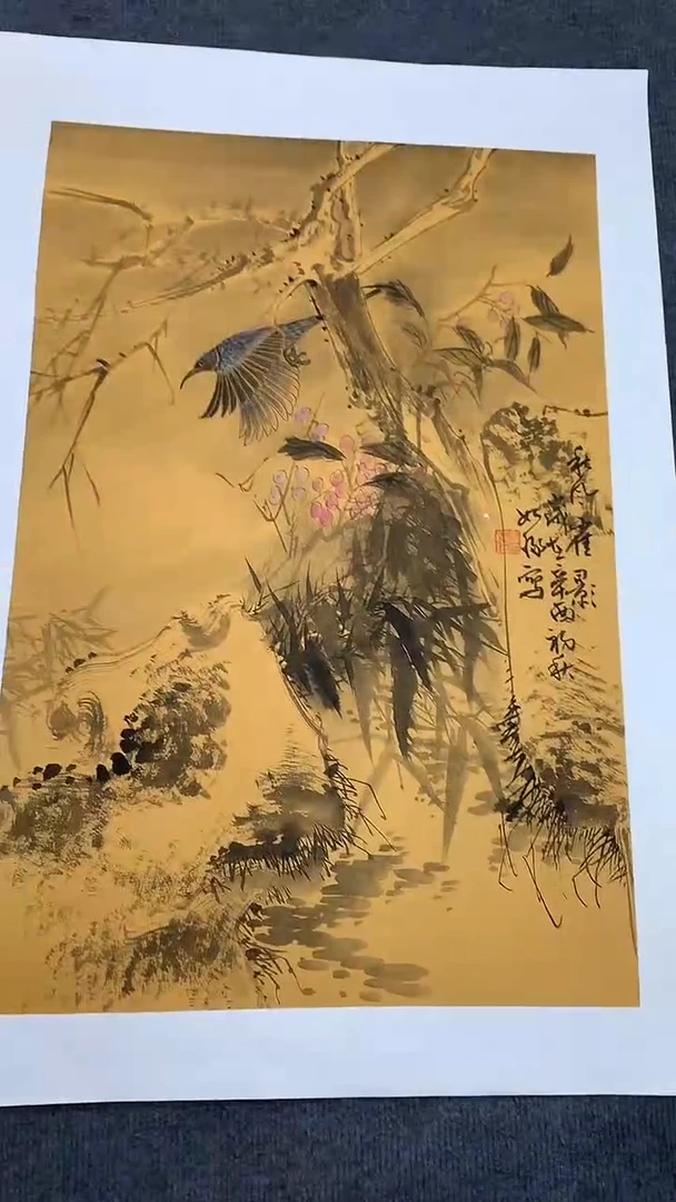 竖款精品开三花鸟，