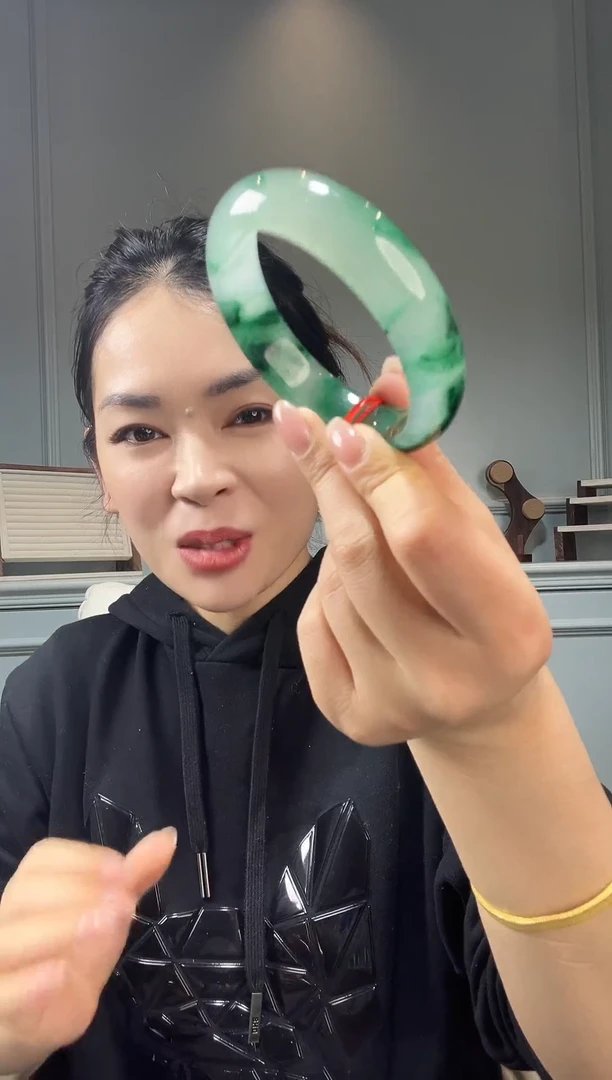 【闪购商品】石英质玉手镯未镶嵌非洲翠