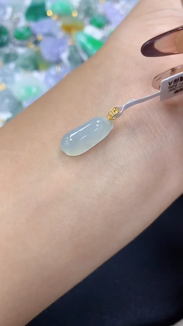 颈饰18K金镶嵌翡翠a货假一赔三支持复检百元上9元证书费自理